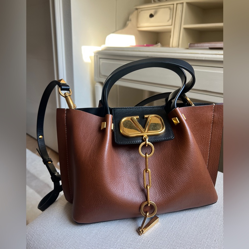 Vlogo escape small tote bag Valentino Garavani.